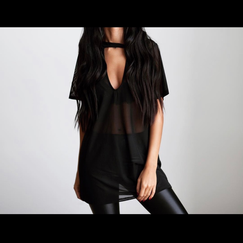 ✨A+Ellen Sheer Top✨